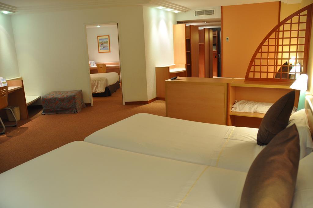 Hotel Tropical Les Escaldes Kültér fotó