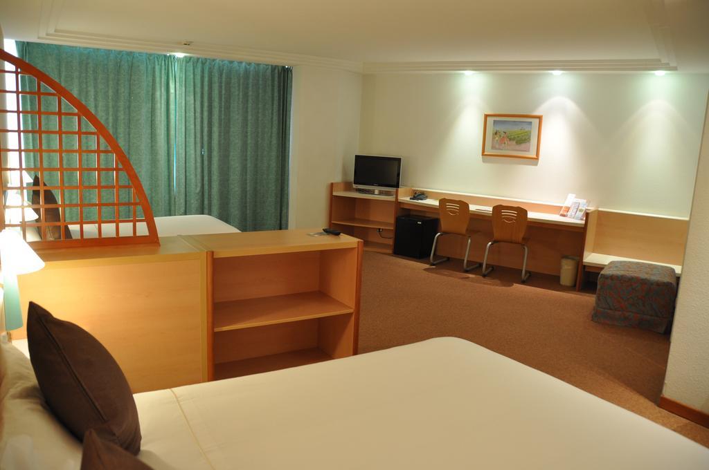 Hotel Tropical Les Escaldes Kültér fotó
